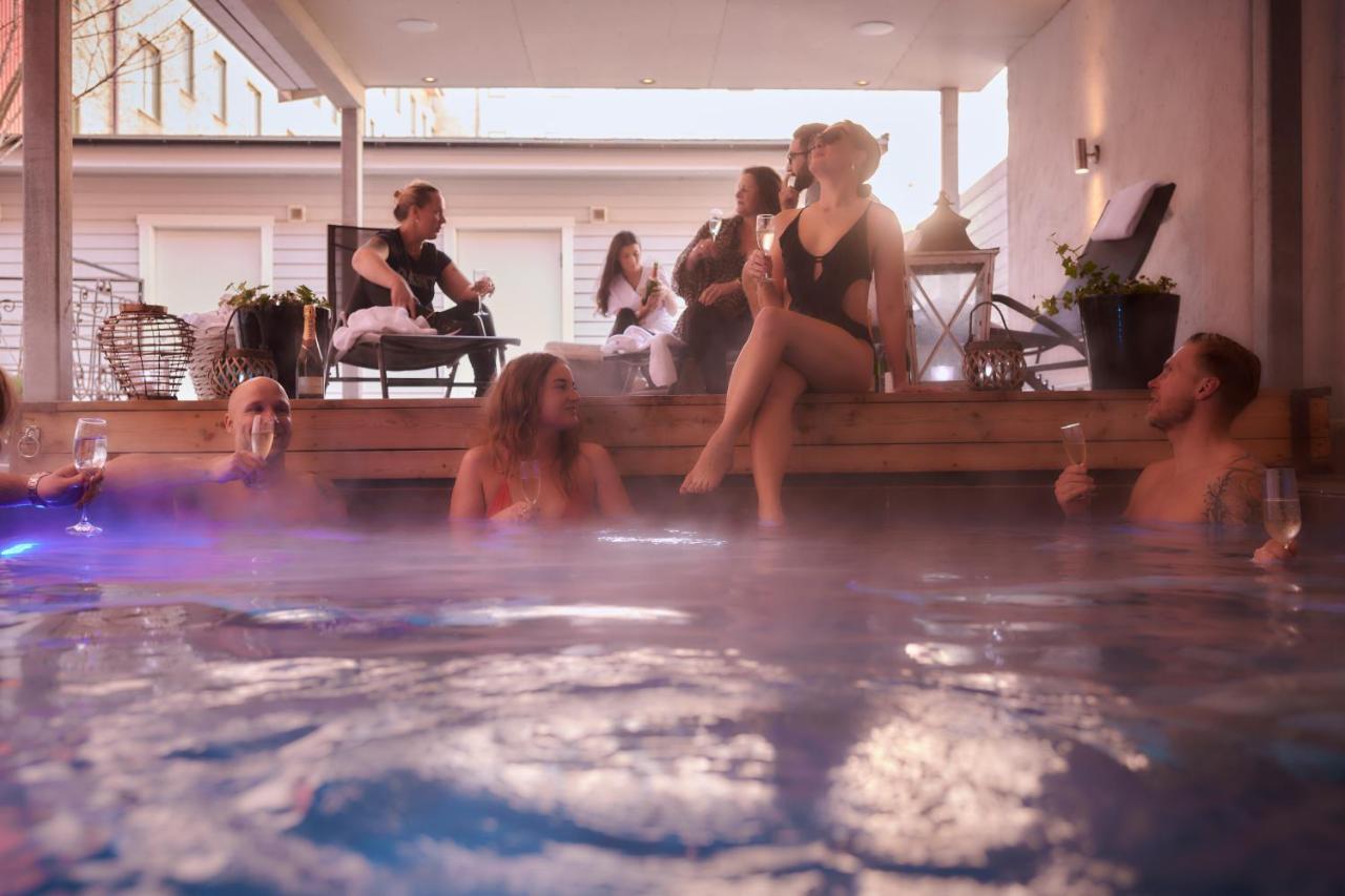 Hotel Continental Relax & Spa Халмщад Екстериор снимка