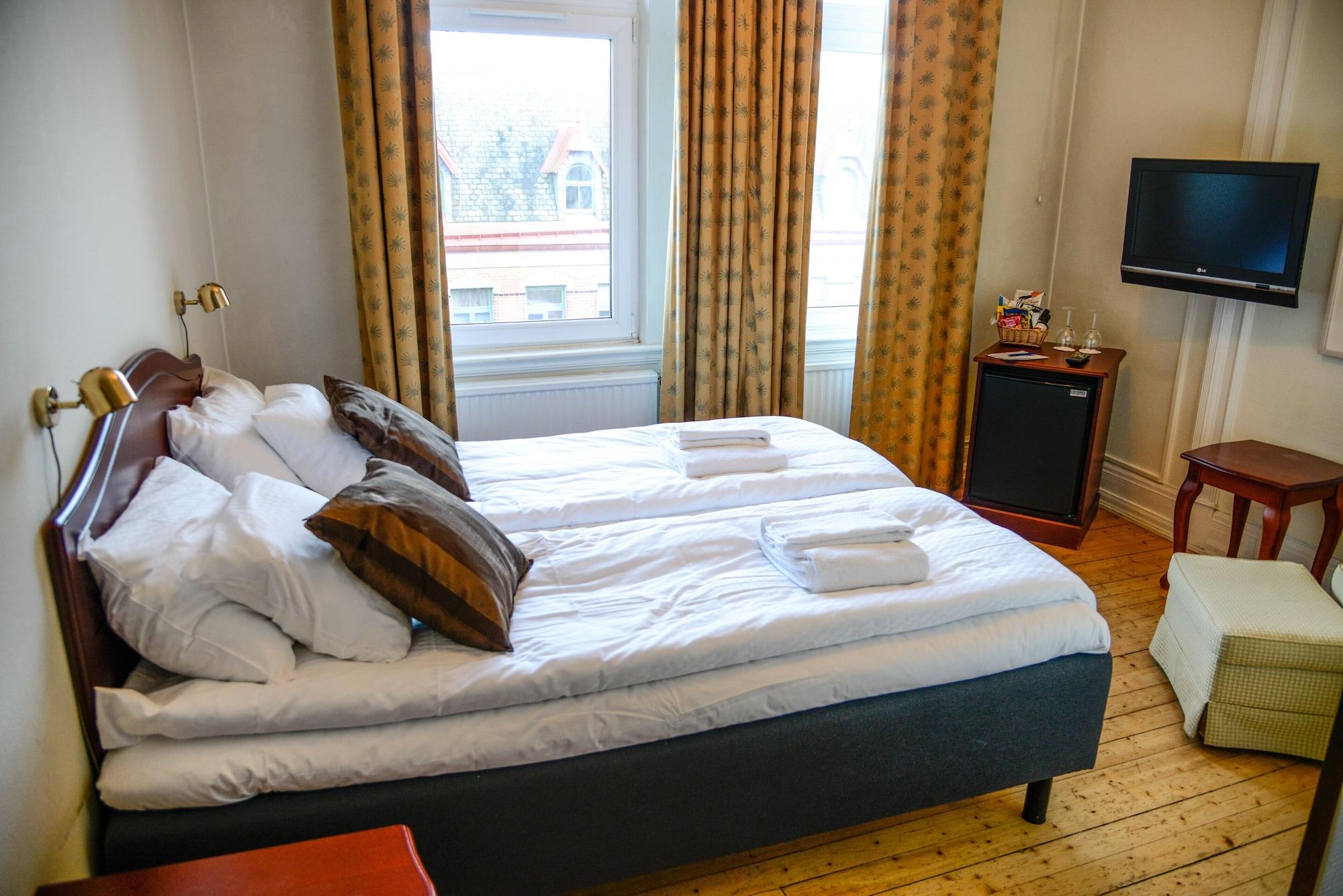 Hotel Continental Relax & Spa Халмщад Екстериор снимка